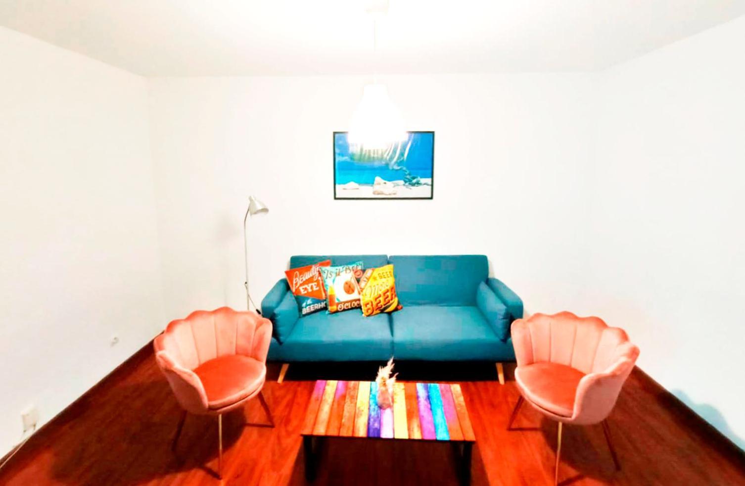 - Plaza Real Hostel