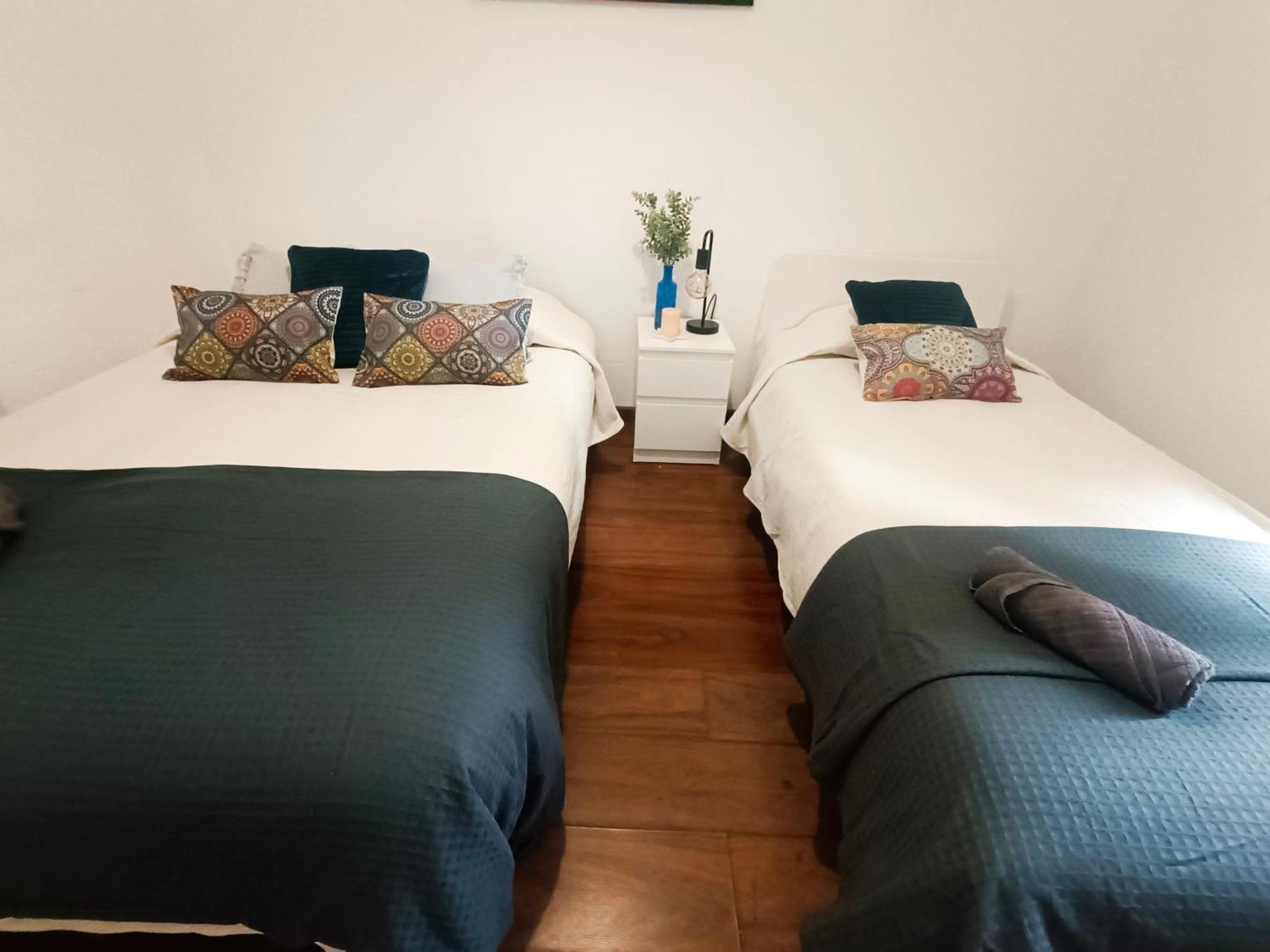 - Plaza Real Hostel Barcelona
